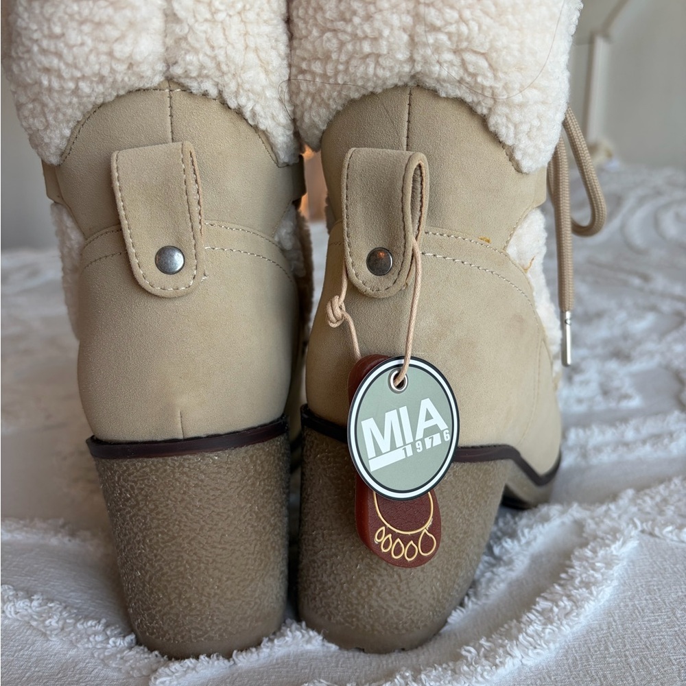NWT MIA Faux-Shearling Block Heel Ankle Boots sz 9M - Picture 8 of 8